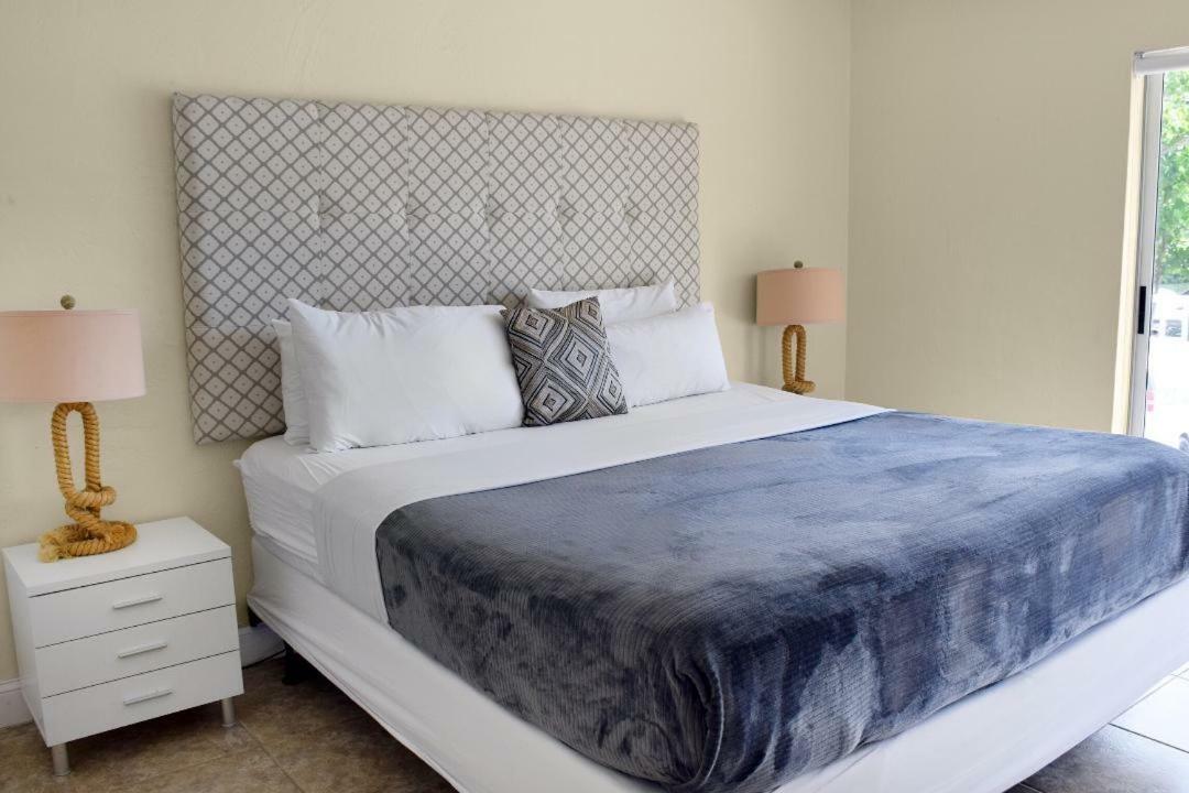 Suites At Coral Resorts ميامي المظهر الخارجي الصورة
